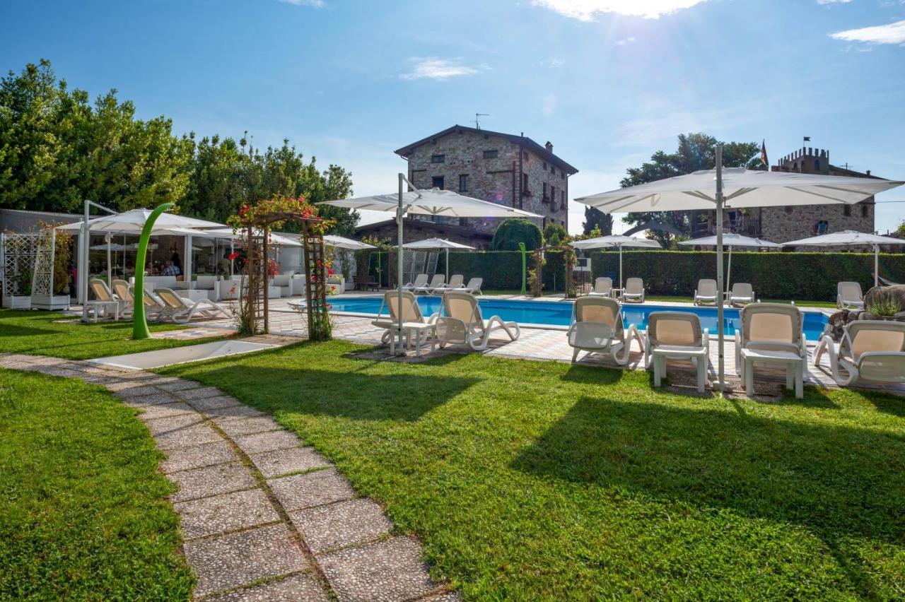 Castello Dei Templari Bed & Breakfast Lucca Exterior photo
