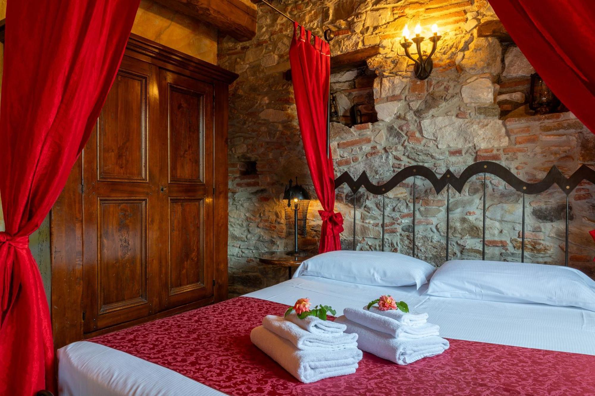 Castello Dei Templari Bed & Breakfast Lucca Exterior photo