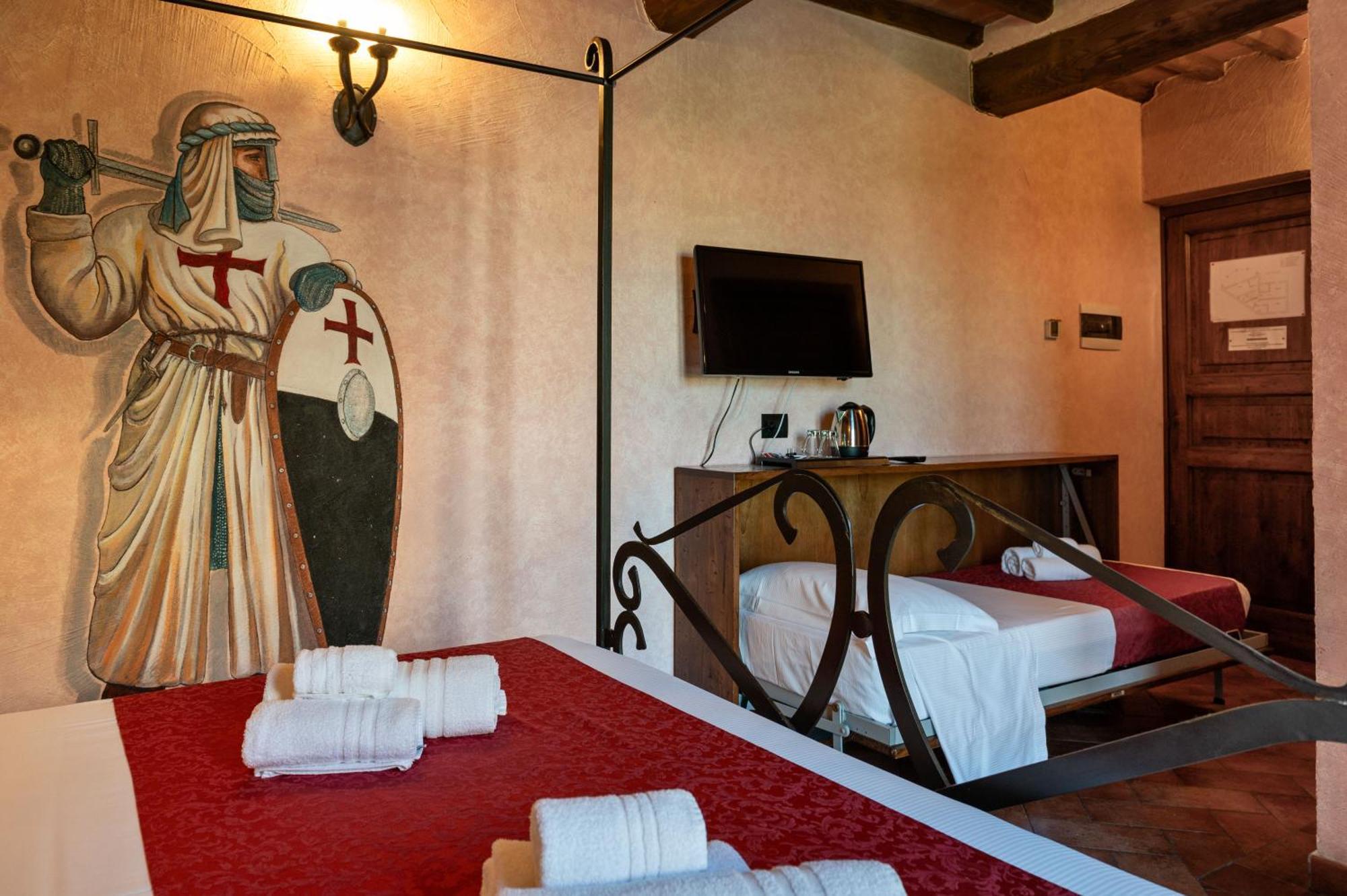 Castello Dei Templari Bed & Breakfast Lucca Exterior photo