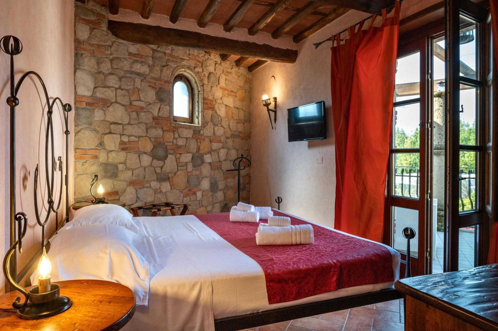 Castello Dei Templari Bed & Breakfast Lucca Exterior photo