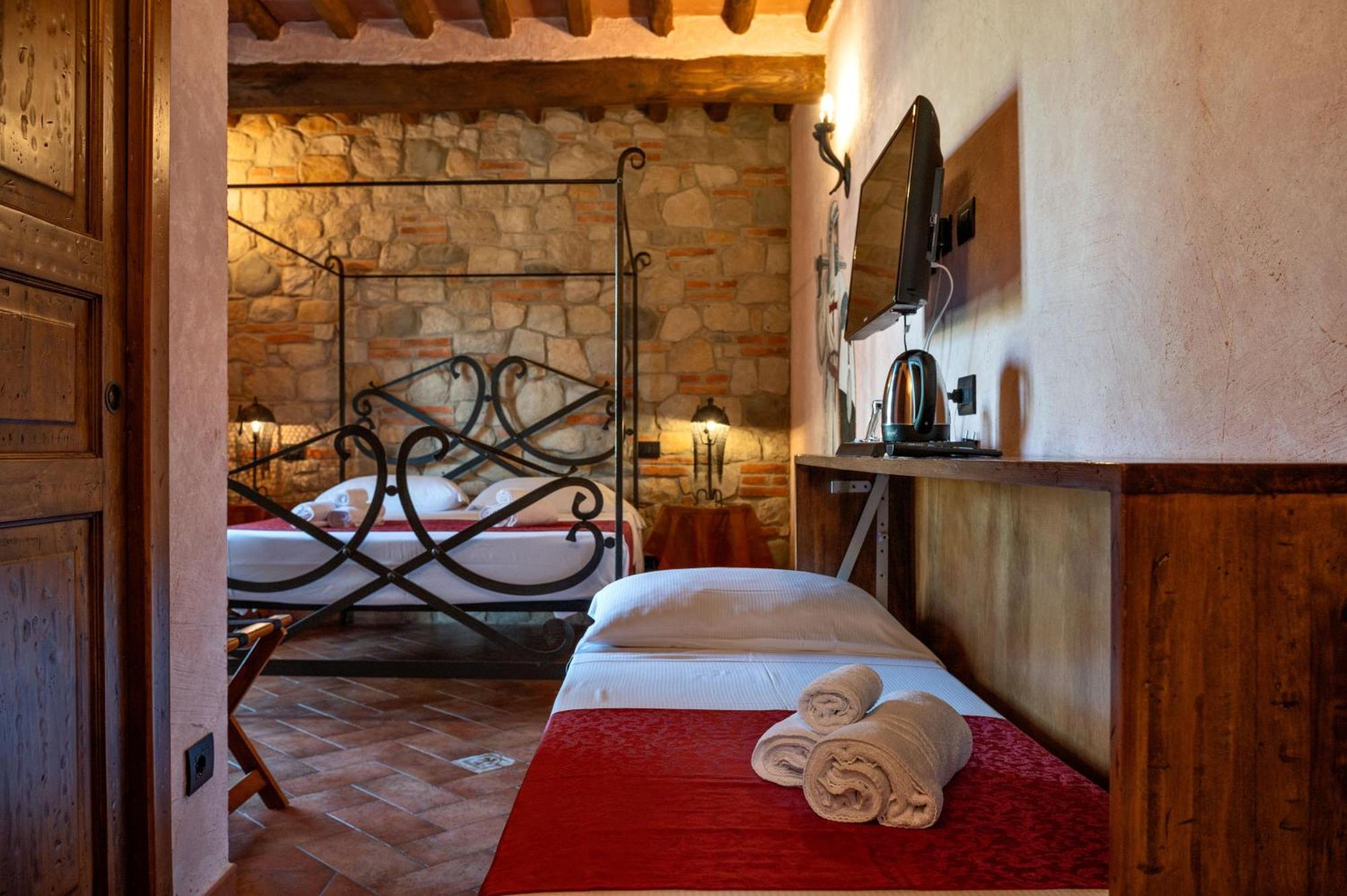 Castello Dei Templari Bed & Breakfast Lucca Exterior photo
