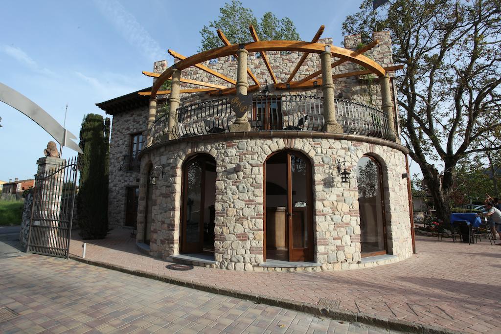 Castello Dei Templari Bed & Breakfast Lucca Exterior photo