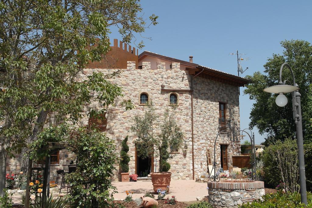 Castello Dei Templari Bed & Breakfast Lucca Exterior photo