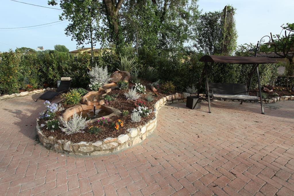 Castello Dei Templari Bed & Breakfast Lucca Exterior photo